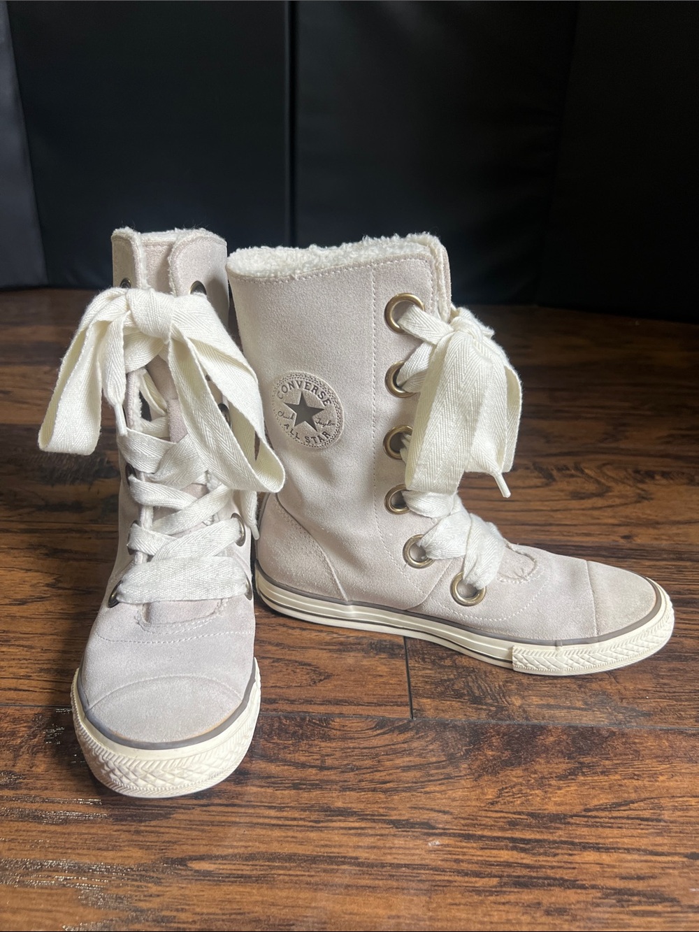 Converse All Star Beverly Lace Up sneaker boot suede fur lined size 7